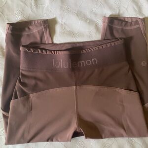 Lululemon- 2-tone leggings (size 4)